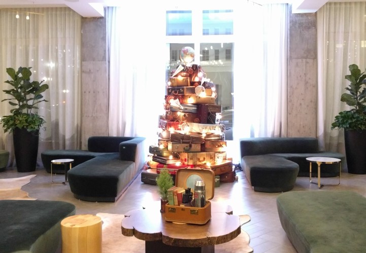 Hi-Lo-Hotel-Portland-Lobby-Welcome-Wanderer