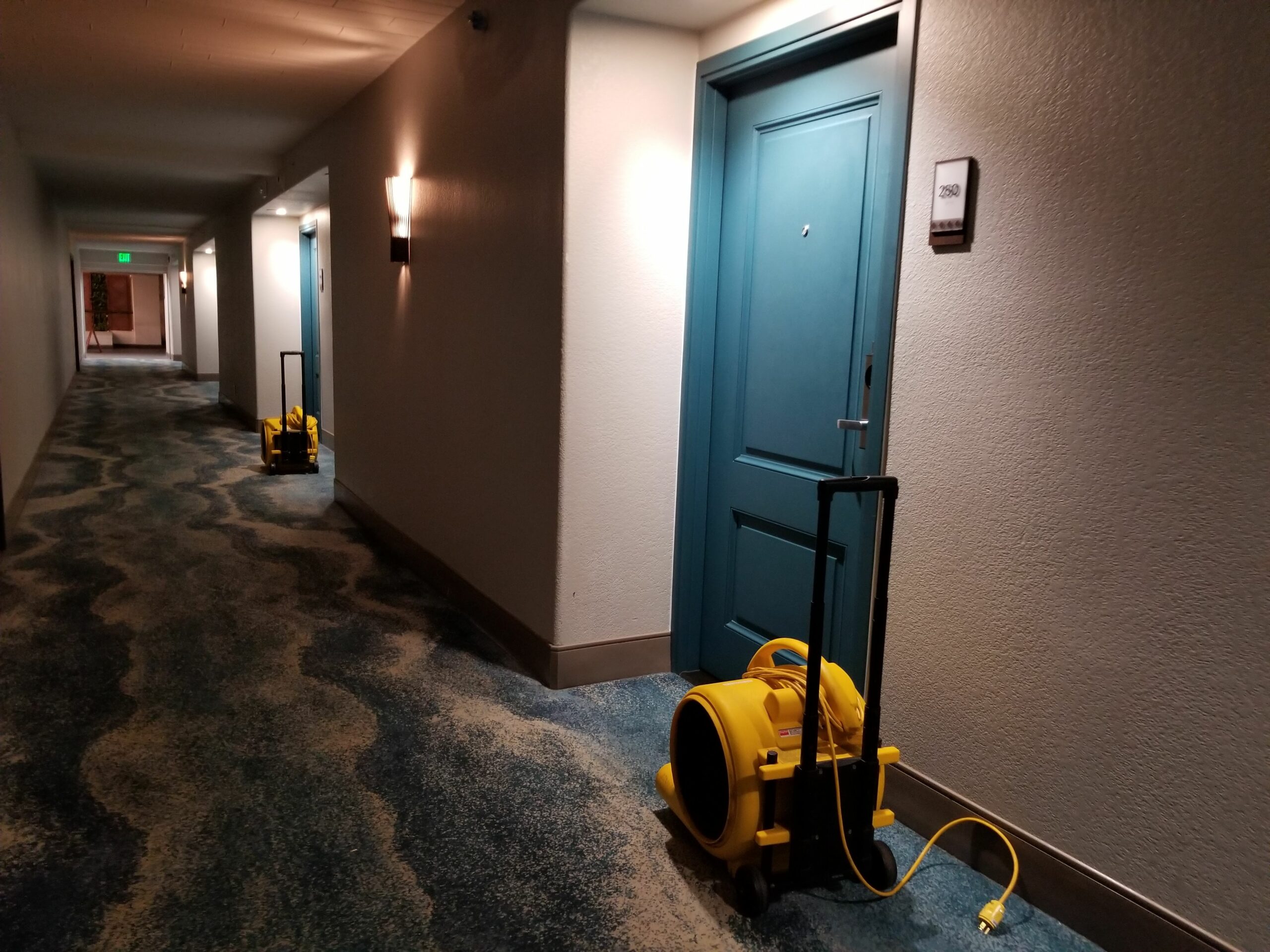 Sheraton Kauai Coconut Beach: the hallways after the flooding due to the storm on Christmas Eve