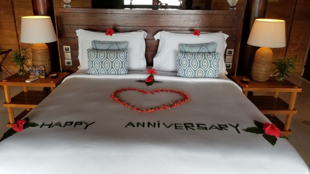 Anniversary welcome on the bed