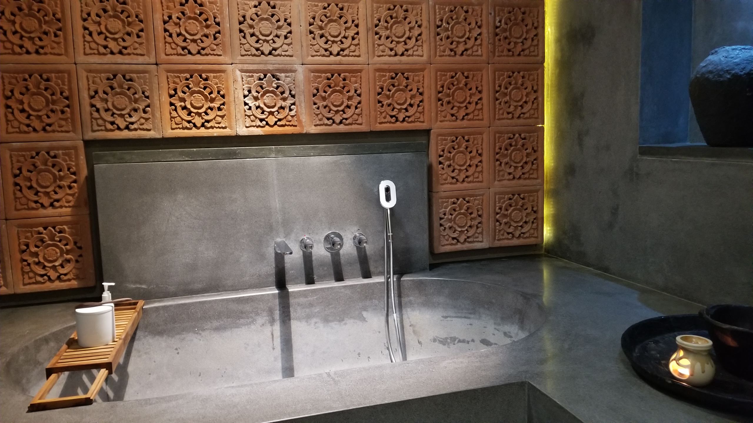 Bamboo Villa bathtub