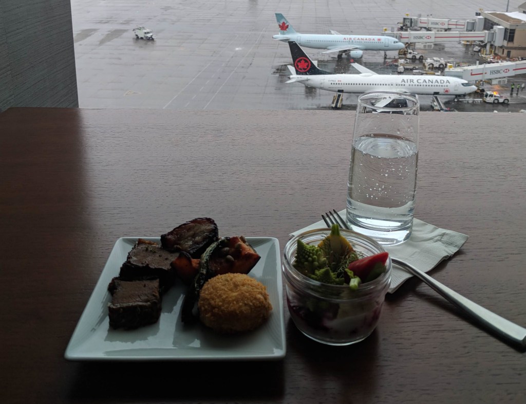 Snacks during the hors d'oeuvres hour