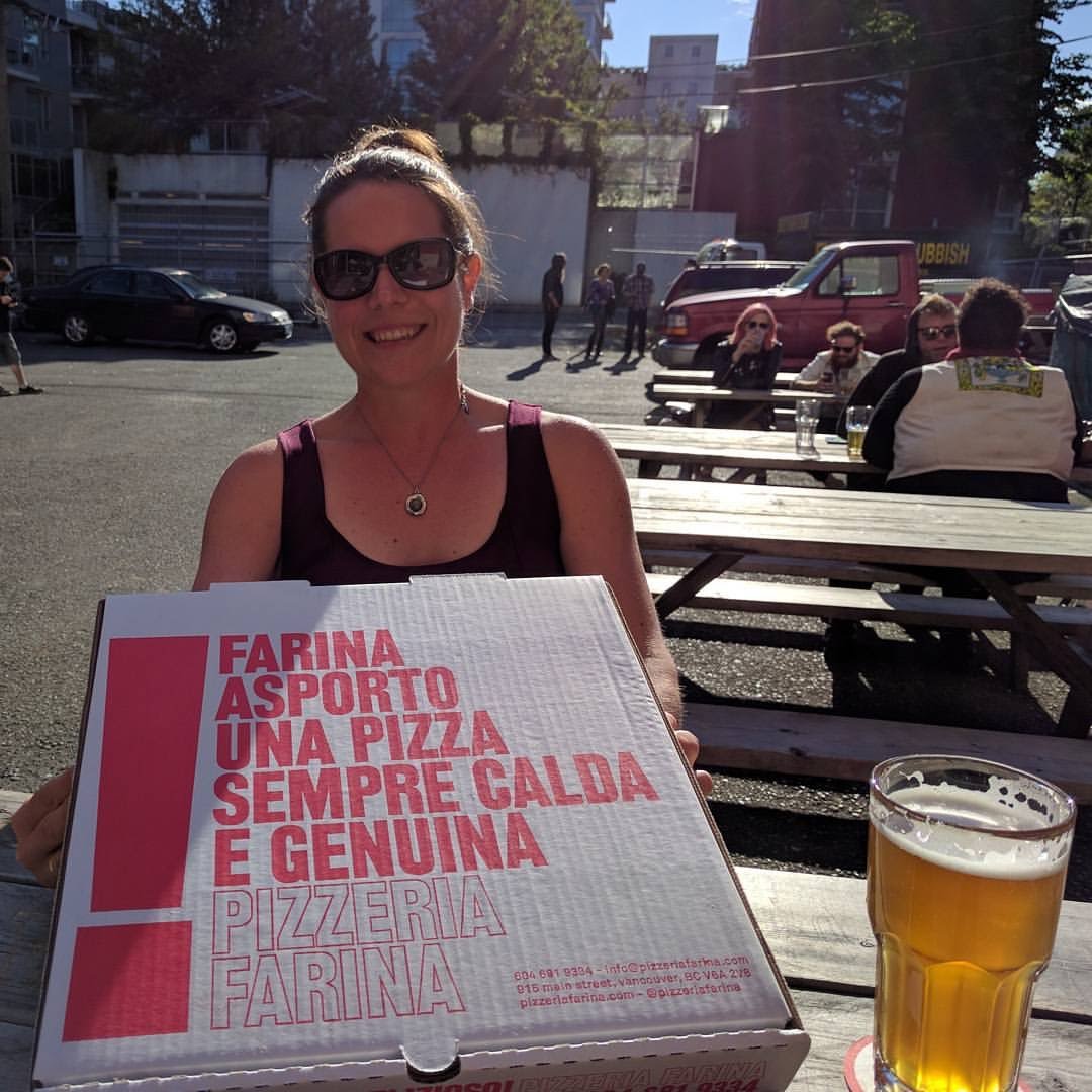 Pizza from Pizzeria Farina at The Boxcar