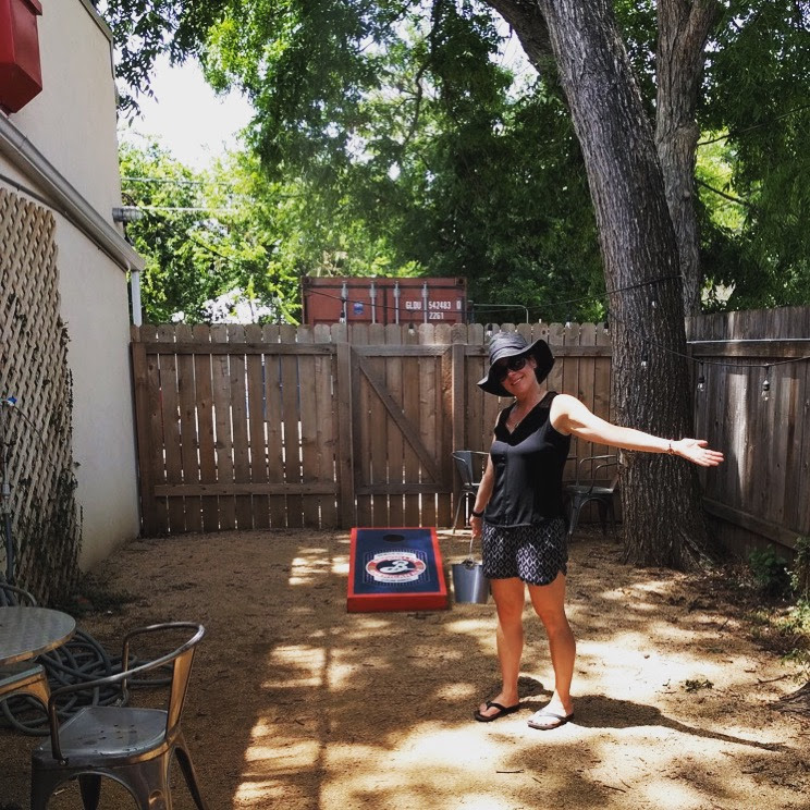 Quickie Pickie patio on Cesar Chavez