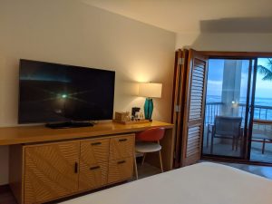 Sheraton Kauai Coconut Beach: The TV and dresser. Had they installed windows here, you'd get a great ocean view