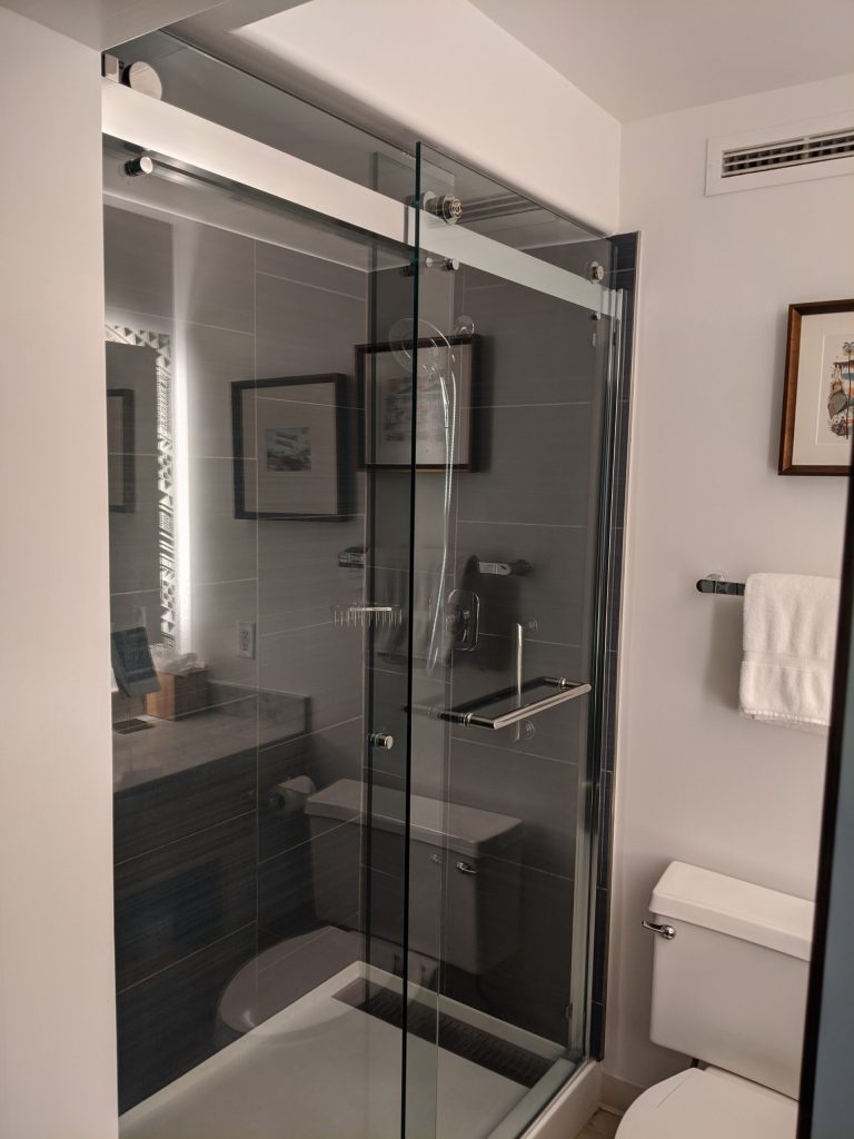 Sheraton Kauai Coconut Beach: The shower