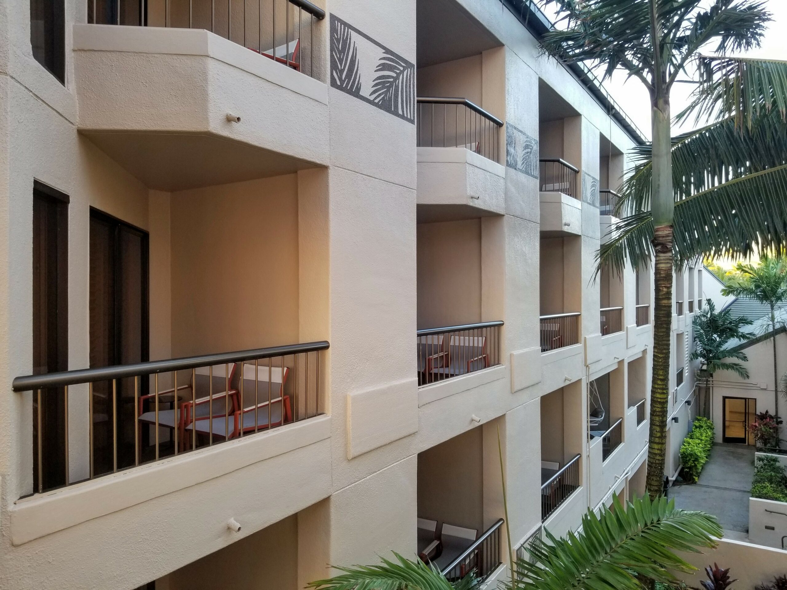 Sheraton Kauai Coconut Beach: Rooms at the back of the property