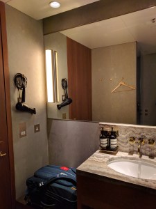 The shower room at The Pier at HKG