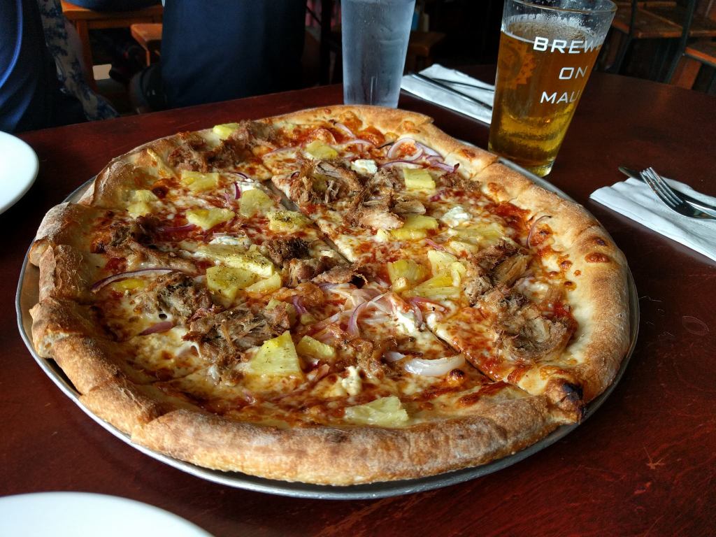 The Mopsy's kahlua pork pizza at Flatbread Co in Paia