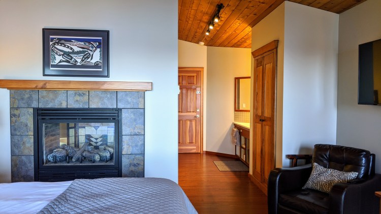 A Snug Harbour Inn: The Sawadee Room living area