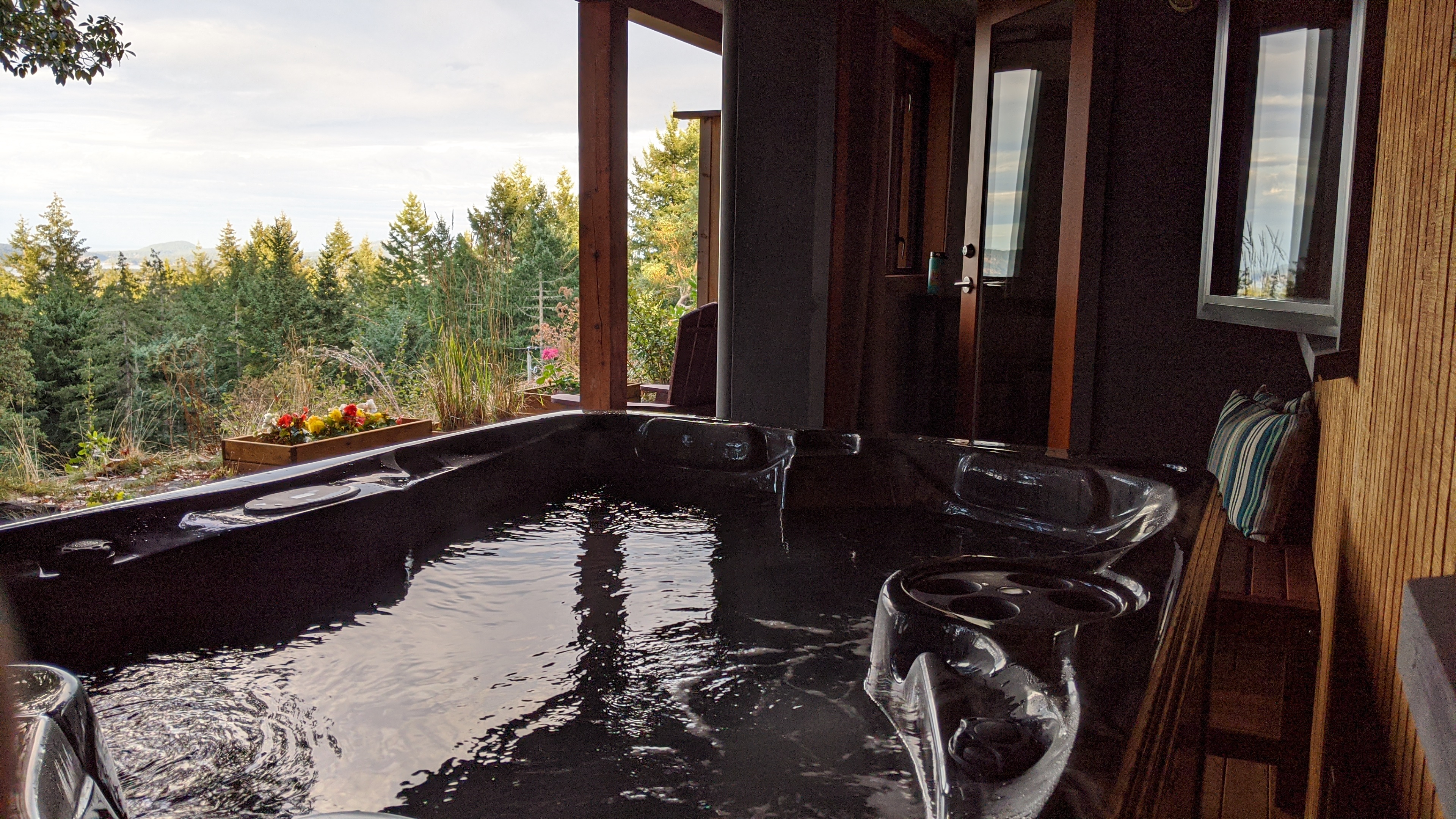 Sunrise Isles Bed and Breakfast: view from the hot tub