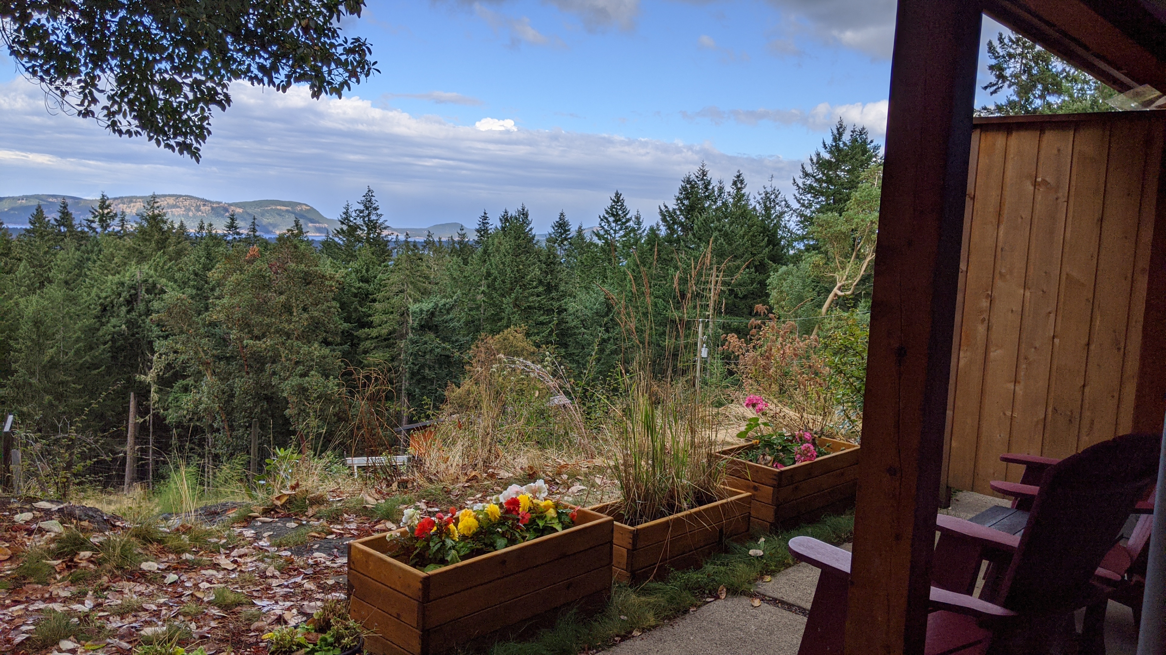 Sunrise Isles Bed and Breakfast: outdoor patio