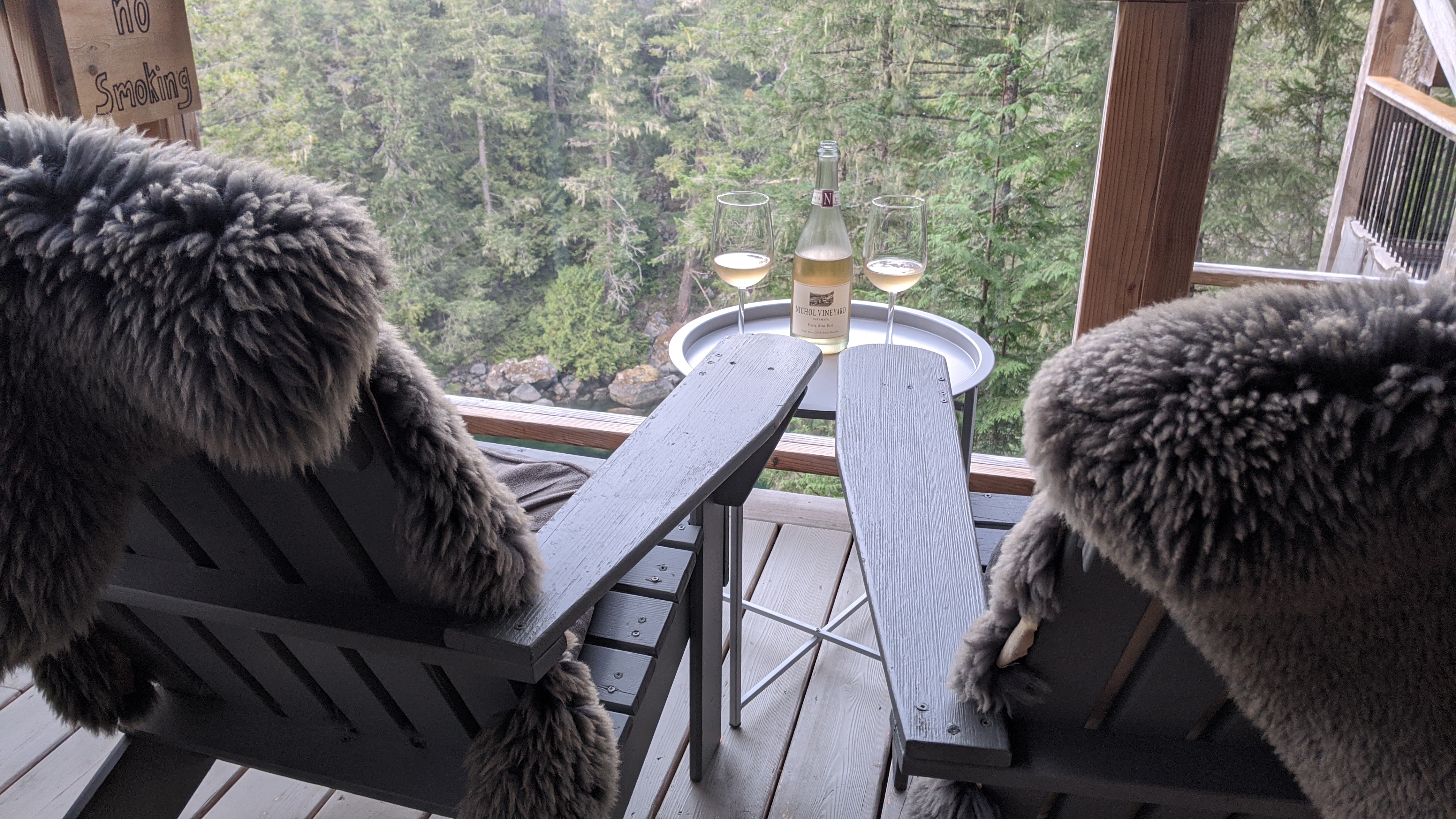 Secret Cove Treehouse Suite: The patio