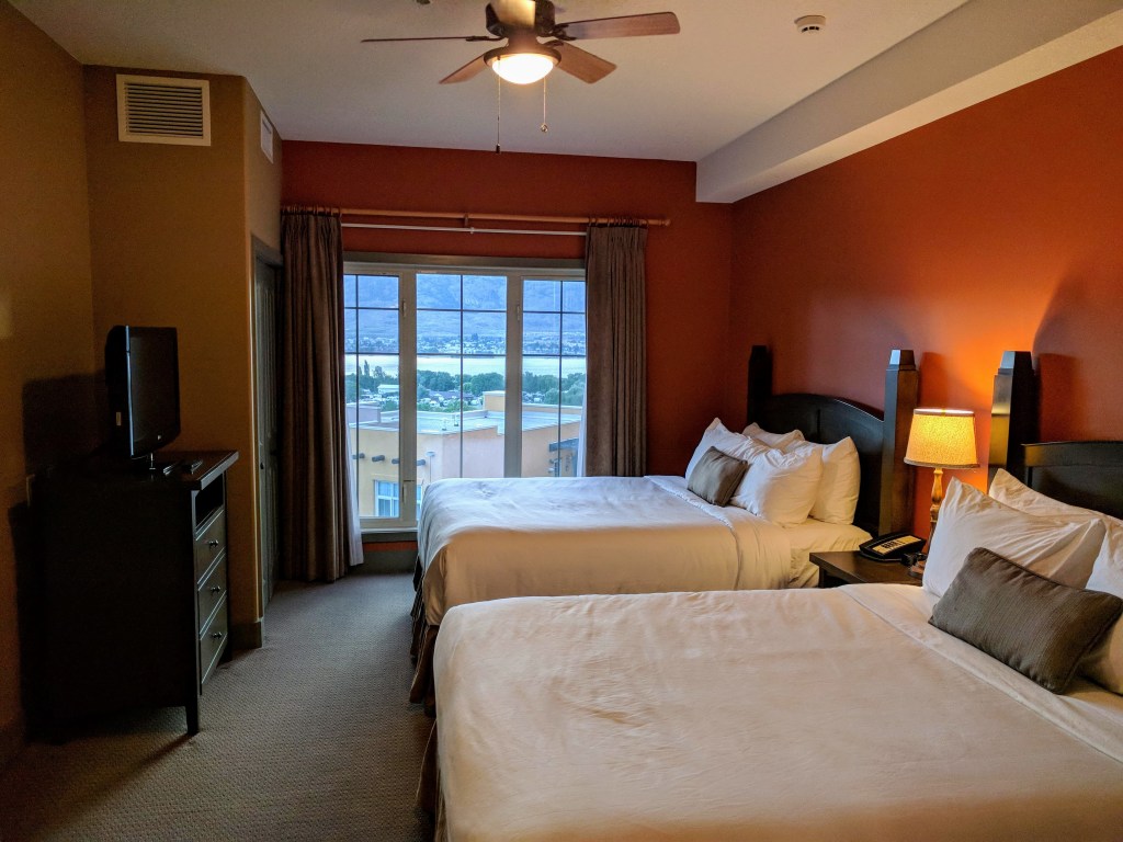 Spirit Ridge - Unrenovated room