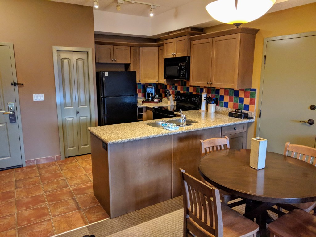 Spirit Ridge - Unrenovated room