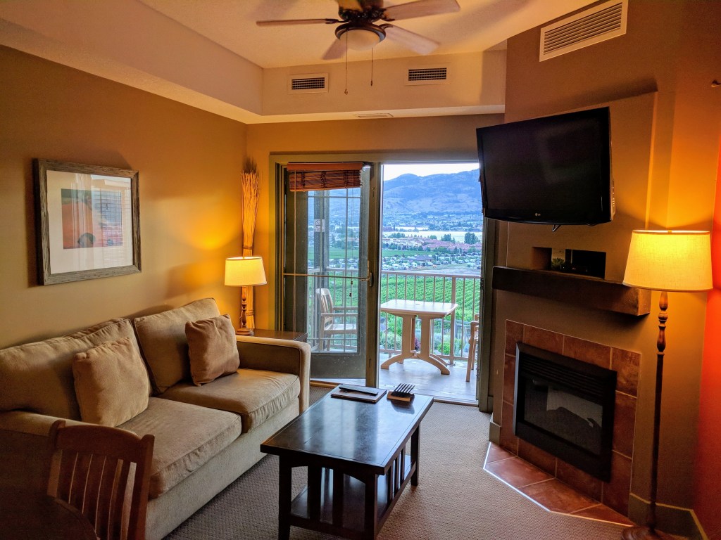 Spirit Ridge - Unrenovated room