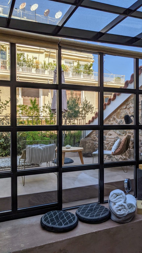 Monsieur Didot Room 6 - The ode to the light: Solarium in bathroom area and near patio