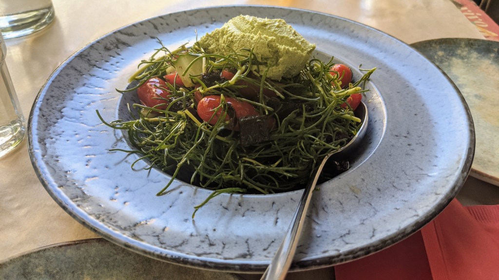 Rakor: salad with local greens, tomatoes and cheese