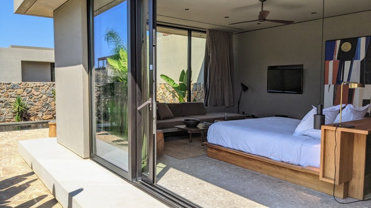 Tropical Open Plan Suite with shared pool