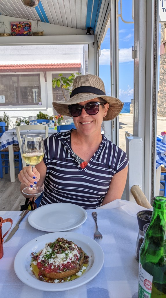 Dimitri's Taverne: Max and dakos