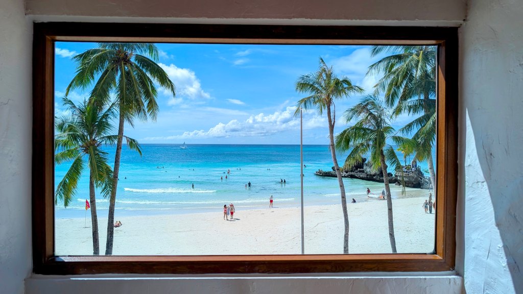 Hotel Review: Seaworthy Boracay – A small boutique hotel on the beach in Boracay!